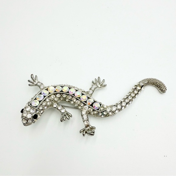 Large Silver AB Crystal Gecko Lizard
Brooch In Silver Tone Metal - Picture 5 of 6